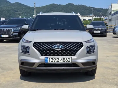 Hyundai Venue 2021, 51697 км, за 10962.32 USD