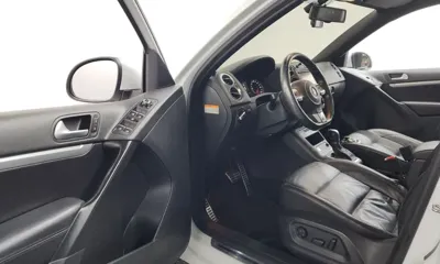 Volkswagen Tiguan 2014, 111105 км, за 7598.28 USD - фото 10