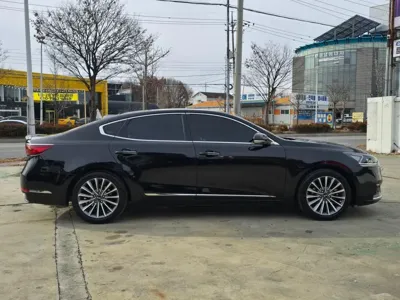 Kia K7 2017, 141000 км, за 6248.36 USD