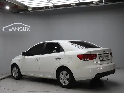 Kia Porte 2012, 117090 км, за 1641.07 USD