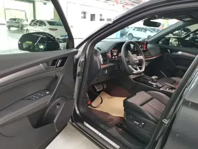 Audi Q5L 2025, 10000 км, за 36903.2 USD - фото 16