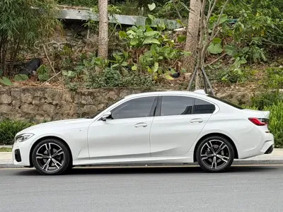 BMW 3 Series 2022, 30000 км, за 24543.37 USD