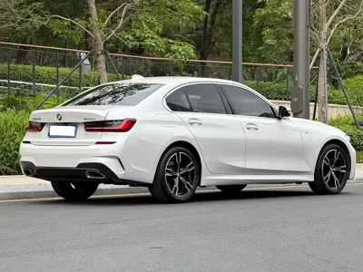 BMW 3 Series 2022, 30000 км, за 24543.37 USD