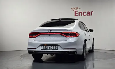Hyundai Grandeur 2018, 98665 км, за 11290.53 USD