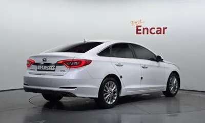 Hyundai Sonata 2017, 165685 км, за 4726.27 USD