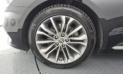 Hyundai Genesis 2015, 170934 км, за 5960.26 USD