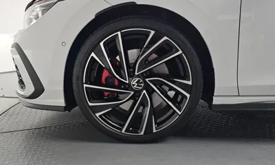 Volkswagen Golf 2024, 10865 км, за 24429.98 USD