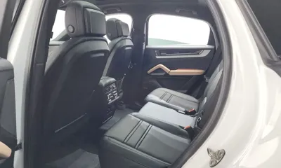 Porsche Cayenne 2024, 43462 км, за 81843.56 USD - фото 27