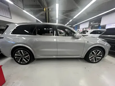 Li Auto Li L9 2024, 39700 км, за 41030.96 USD