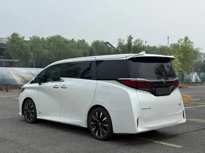 Toyota Alphard 2023, 47000 км, за 110212.22 USD