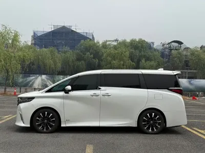 Toyota Alphard 2023, 47000 км, за 110212.22 USD - фото 6
