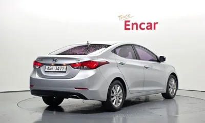 Hyundai Avante 2016, 102792 км, за 4033.31 USD