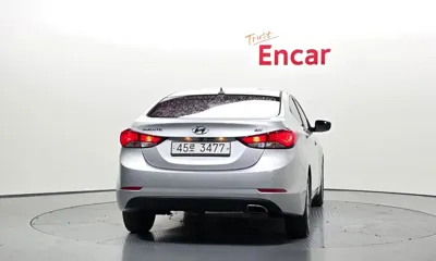 Hyundai Avante 2016, 102792 км, за 4033.31 USD