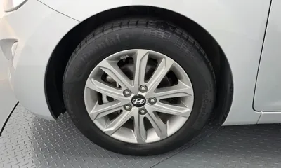 Hyundai Avante 2016, 102792 км, за 4033.31 USD