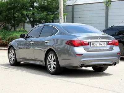 Infiniti Q70 2017, 84626 км, за 6970.69 USD