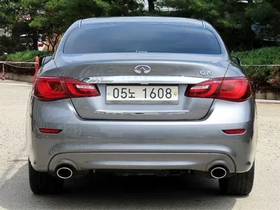 Infiniti Q70 2017, 84626 км, за 6970.69 USD