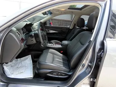 Infiniti Q70 2017, 84626 км, за 6970.69 USD