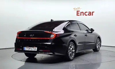 Hyundai Sonata 2022, 43921 км, за 19177.01 USD