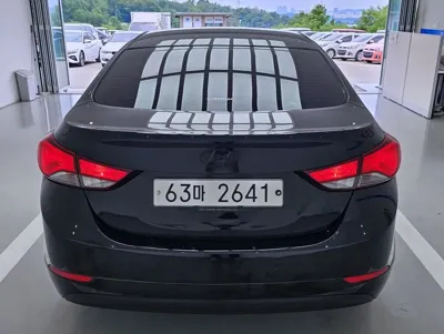 Hyundai Avante 2015, 31427 км, за 4069.84 USD