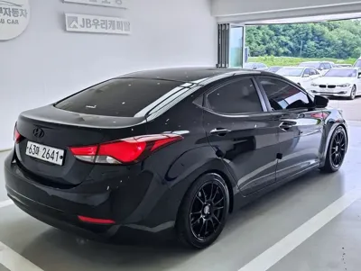 Hyundai Avante 2015, 31427 км, за 4069.84 USD