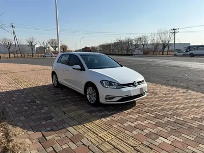 Volkswagen Golf 2018, 100000 км, за 8357.7 USD