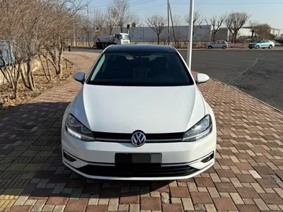 Volkswagen Golf 2018, 100000 км, за 8357.7 USD