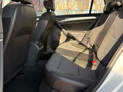 Volkswagen Golf 2018, 100000 км, за 8381.36 USD - фото 8