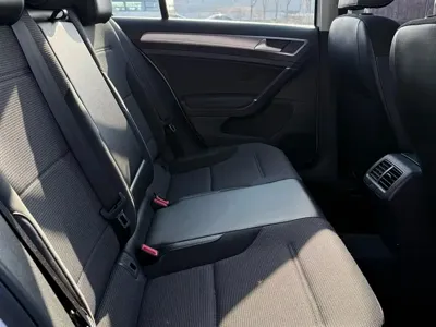 Volkswagen Golf 2018, 100000 км, за 8381.36 USD - фото 9