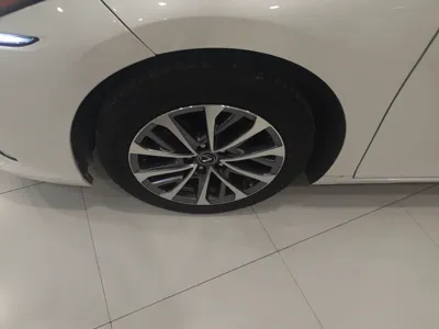 Lexus ES 2021, 57300 км, за 29307 USD - фото 8