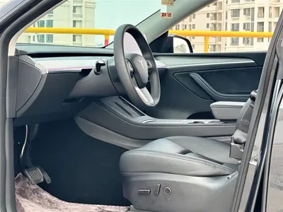 Tesla Model Y 2024, 28000 км, за 30957.91 USD