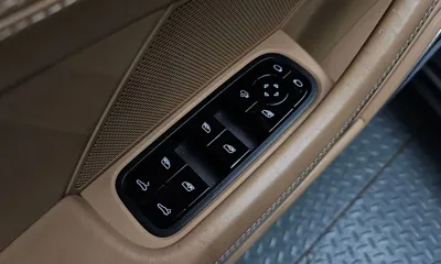 Porsche Panamera 2017, 129317 км, за 44724.68 USD - фото 29