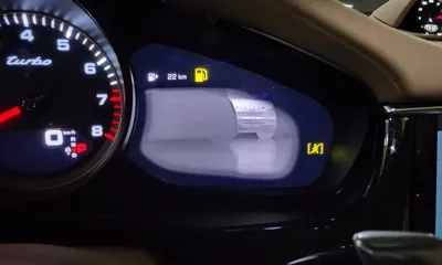 Porsche Panamera 2017, 129317 км, за 44724.68 USD - фото 37