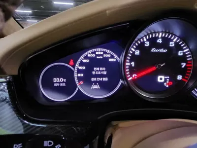 Porsche Panamera 2017, 129317 км, за 44724.68 USD - фото 38