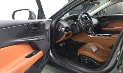 Jaguar XE 2019, 94850 км, за 6120.98 USD - фото 10