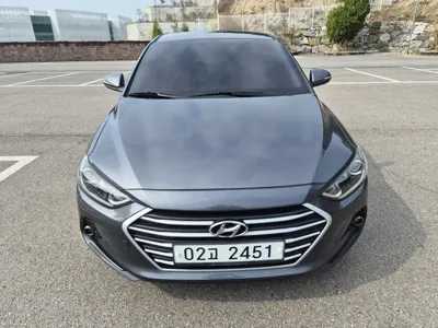 Hyundai Avante 2018, 106824 км, за 5856.68 USD
