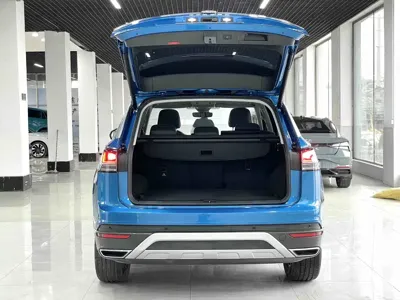 Volkswagen Tayron 2023, 76100 км, за 21514.12 USD - фото 17