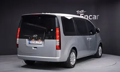 Hyundai Staria 2023, 70345 км, за 14529.24 USD