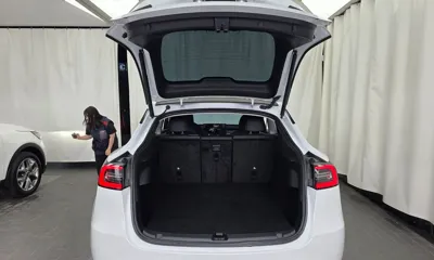 Tesla Model Y 2024, 32184 км, за 26587.78 USD - фото 20