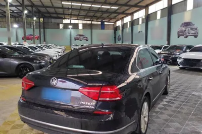 Volkswagen Passat 2017, 103600 км, за 11324 USD