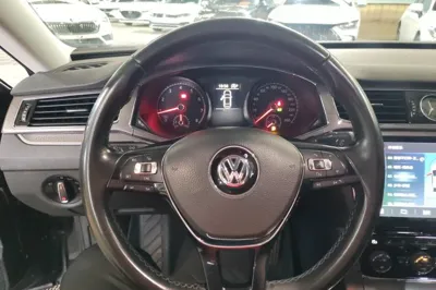 Volkswagen Passat 2017, 103600 км, за 11324 USD - фото 8