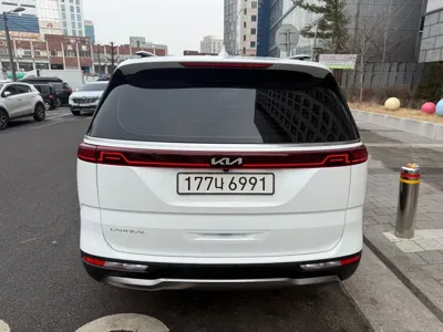 Kia Canival 2023, 66300 км, за 23631.35 USD