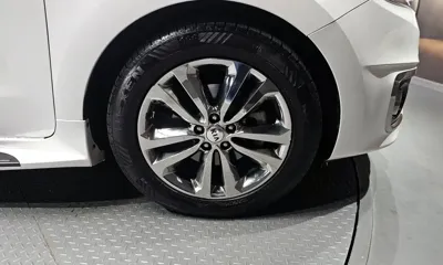 Kia Canival 2018, 165501 км, за 7761.12 USD