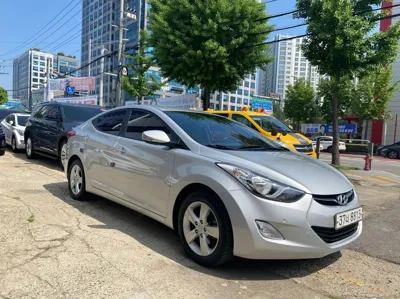 Hyundai Avante · 2013 год