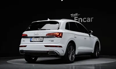 Audi Q5 2021, 45159 км, за 28291.93 USD