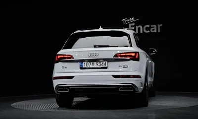 Audi Q5 2021, 45159 км, за 28291.93 USD