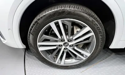 Audi Q5 2021, 45159 км, за 28291.93 USD