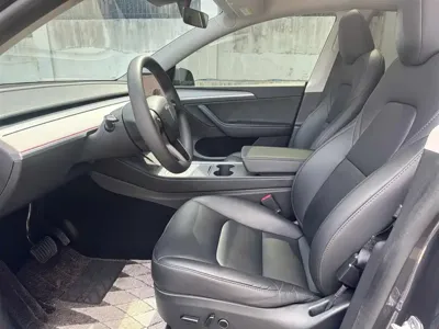 Tesla Model Y 2024, 80000 км, за 23461.9 USD