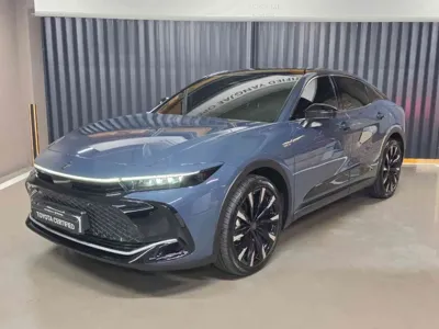 Toyota Crown · 2026 год