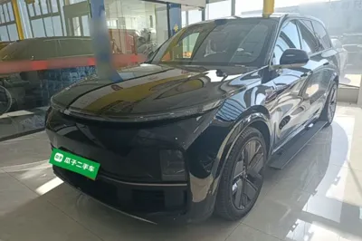 Li Auto L9 · 2025 год