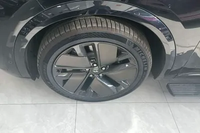 Li Auto L9 2025, 10300 км, за 50498 USD - фото 10